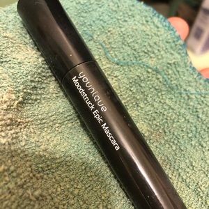 MOODSTRUCK EPIC™
Mascara